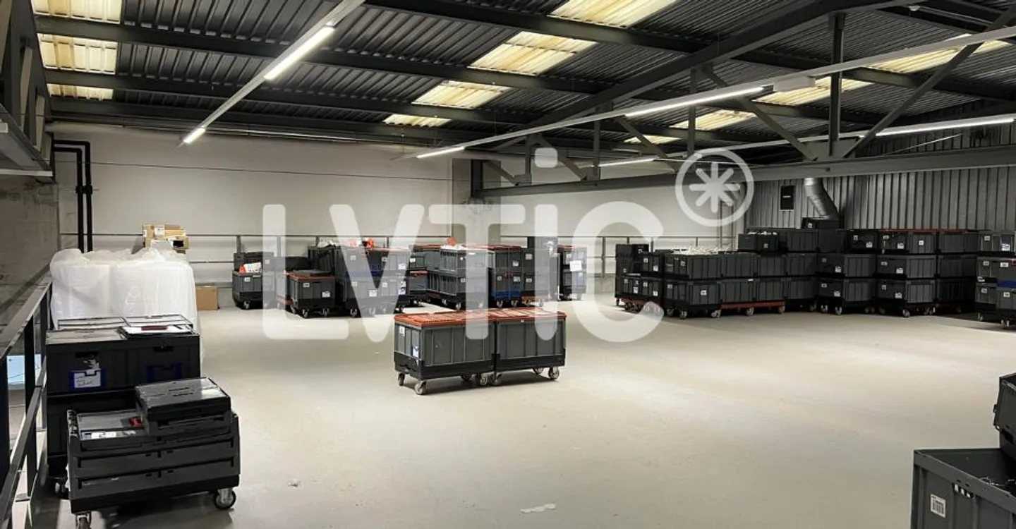 Dépôt Logistique Spacieux à Meyrin - Photo 6 sur 11