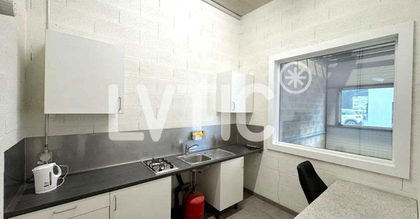 Deposit - Photo 5 of 7