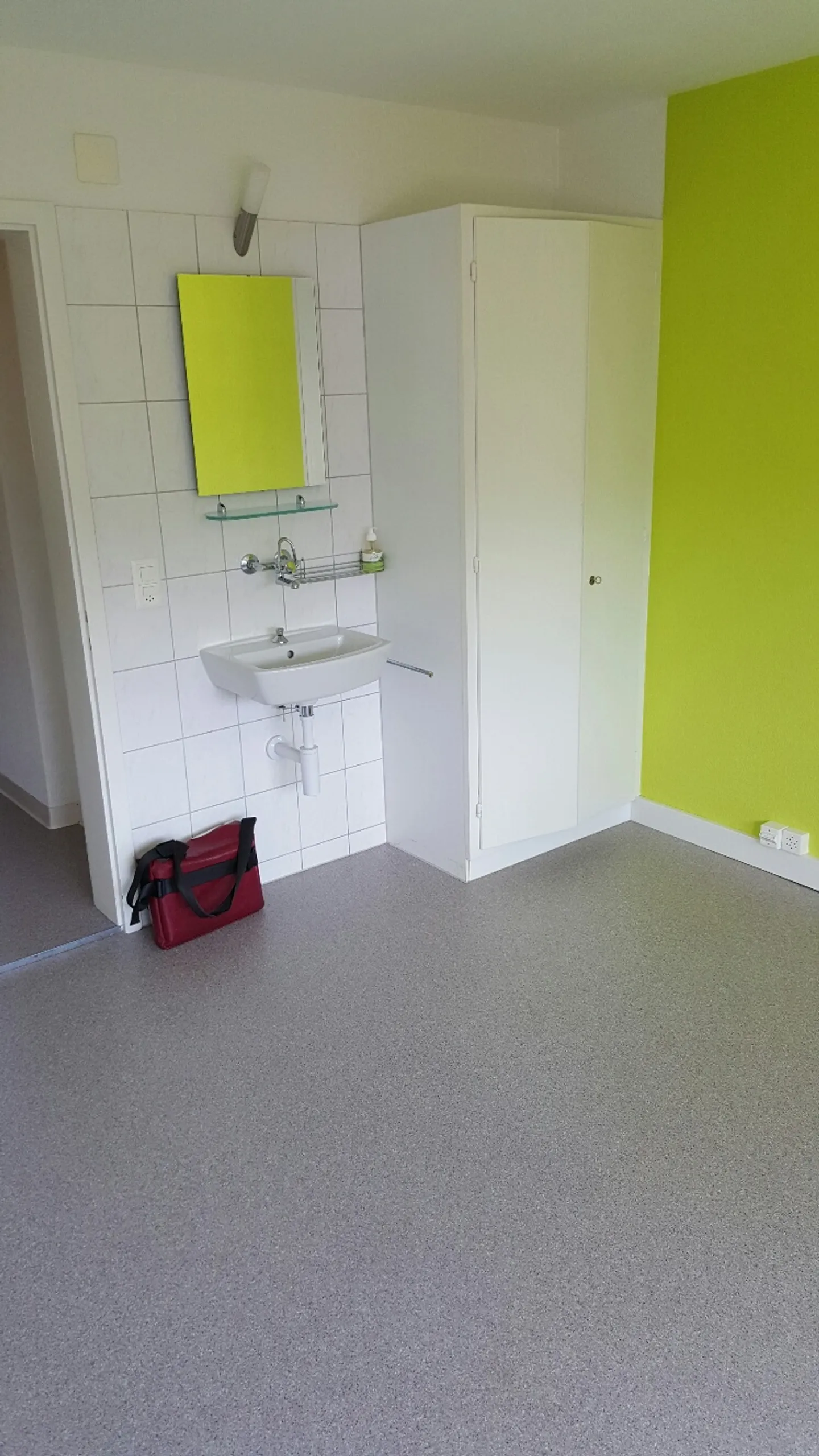 Ufficio - Spazio per Pratica - Spazio Atelier direttamente alla Stazione! - Foto 3 di 9