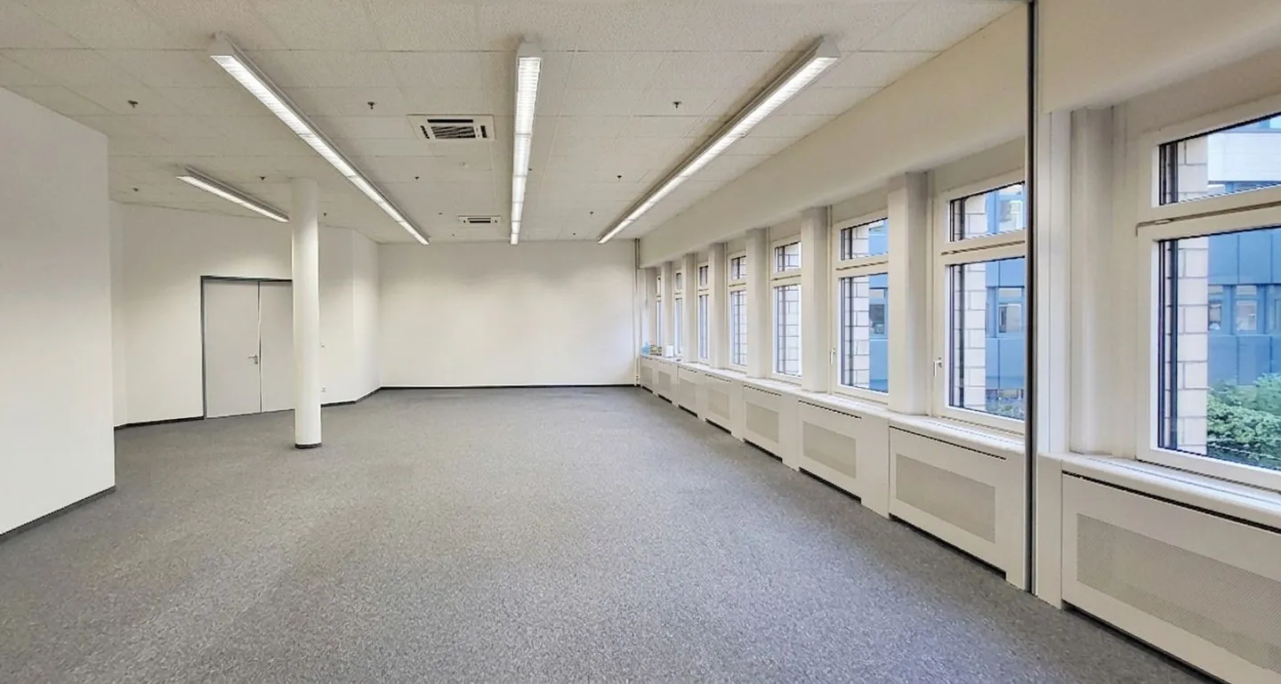 Exciting layout for exciting companies! - Photo 1 of 13