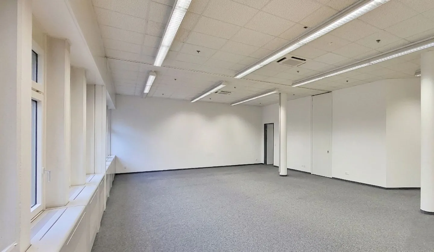 Exciting layout for exciting companies! - Photo 7 of 13