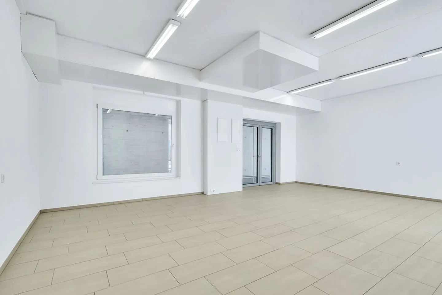 Ufficio/atelier spazioso e luminoso in affitto! - Foto 2 di 8