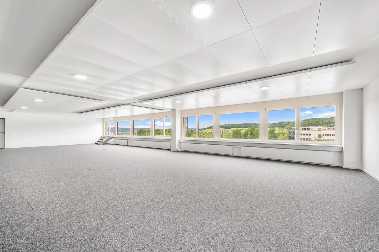 Espace commercial/bureau de 268 m2 à louer à Urdorf - Photo 2 sur 8