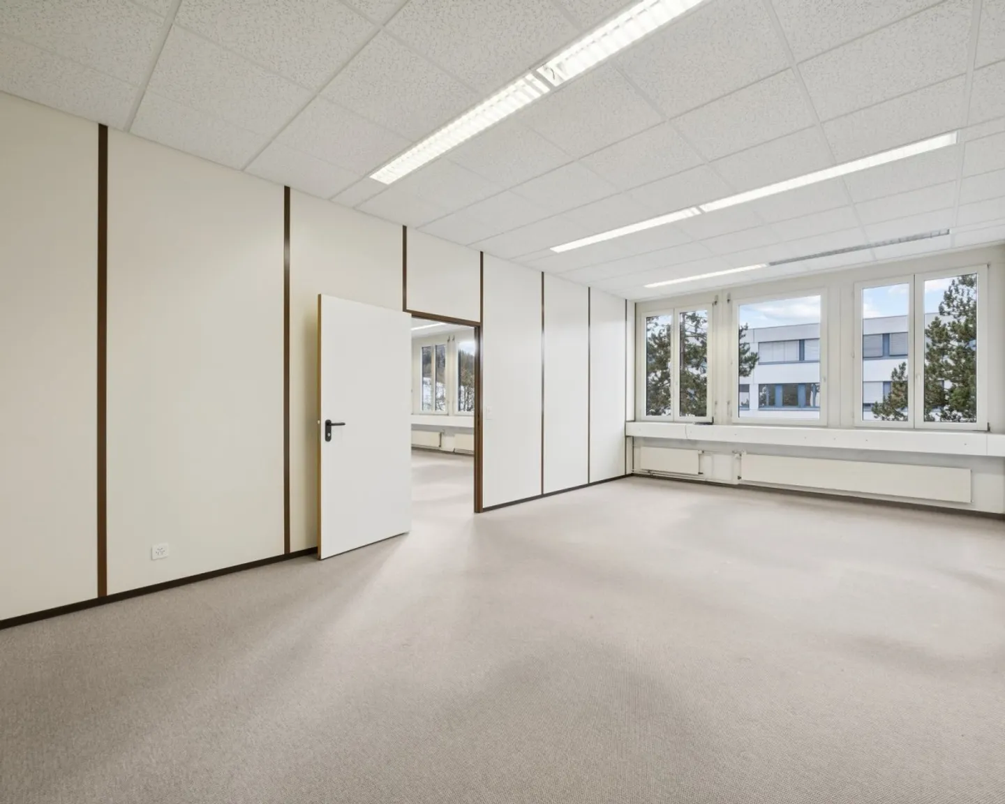 Office & Storage Space for Flexible Use with Access to Goods Lift - Photo 9 of 10