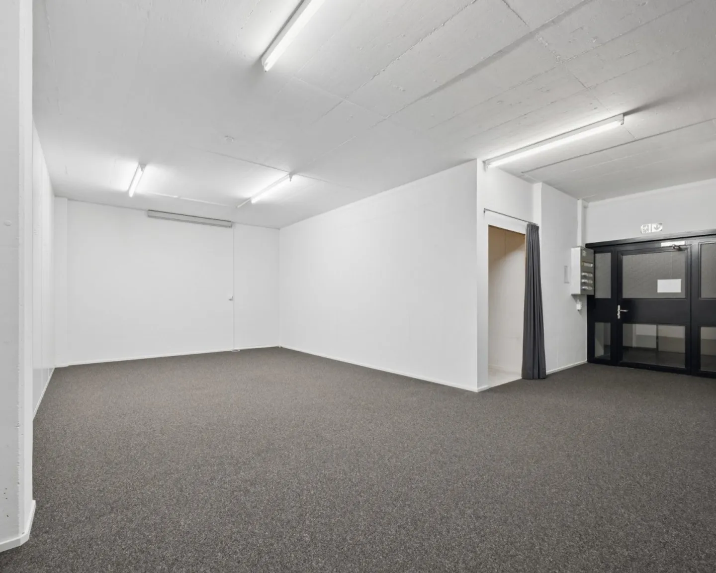 Office & Storage Space for Flexible Use with Access to Goods Lift - Photo 2 of 10