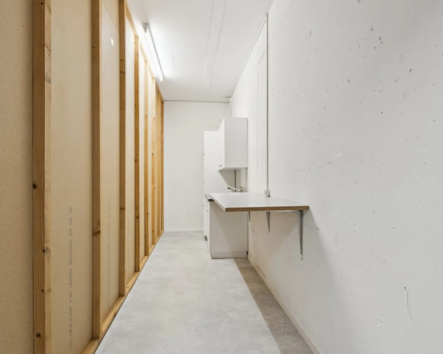 Office & Storage Space for Flexible Use with Access to Goods Lift - Photo 4 of 10