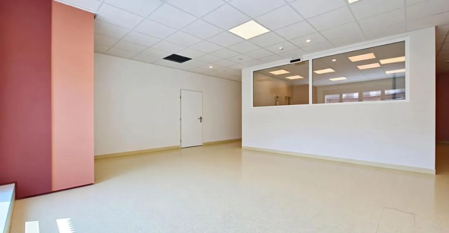 Bureau Médical Spacieux à Sion - Photo 11 sur 13