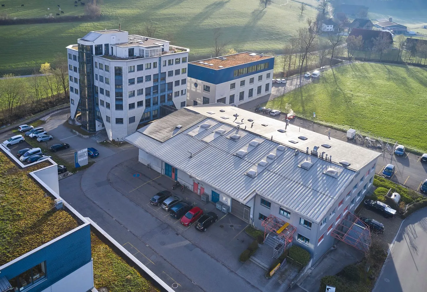 Spacious office and commercial space for rent in Sempach-Station - Photo 1 of 13