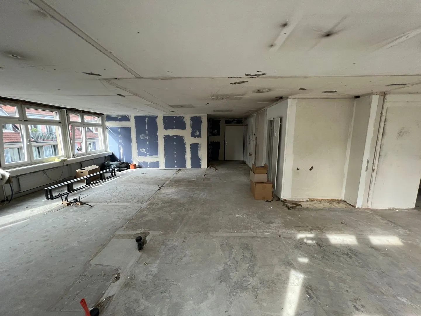 Central office and commercial space for rent in shell condition - Photo 4 of 11