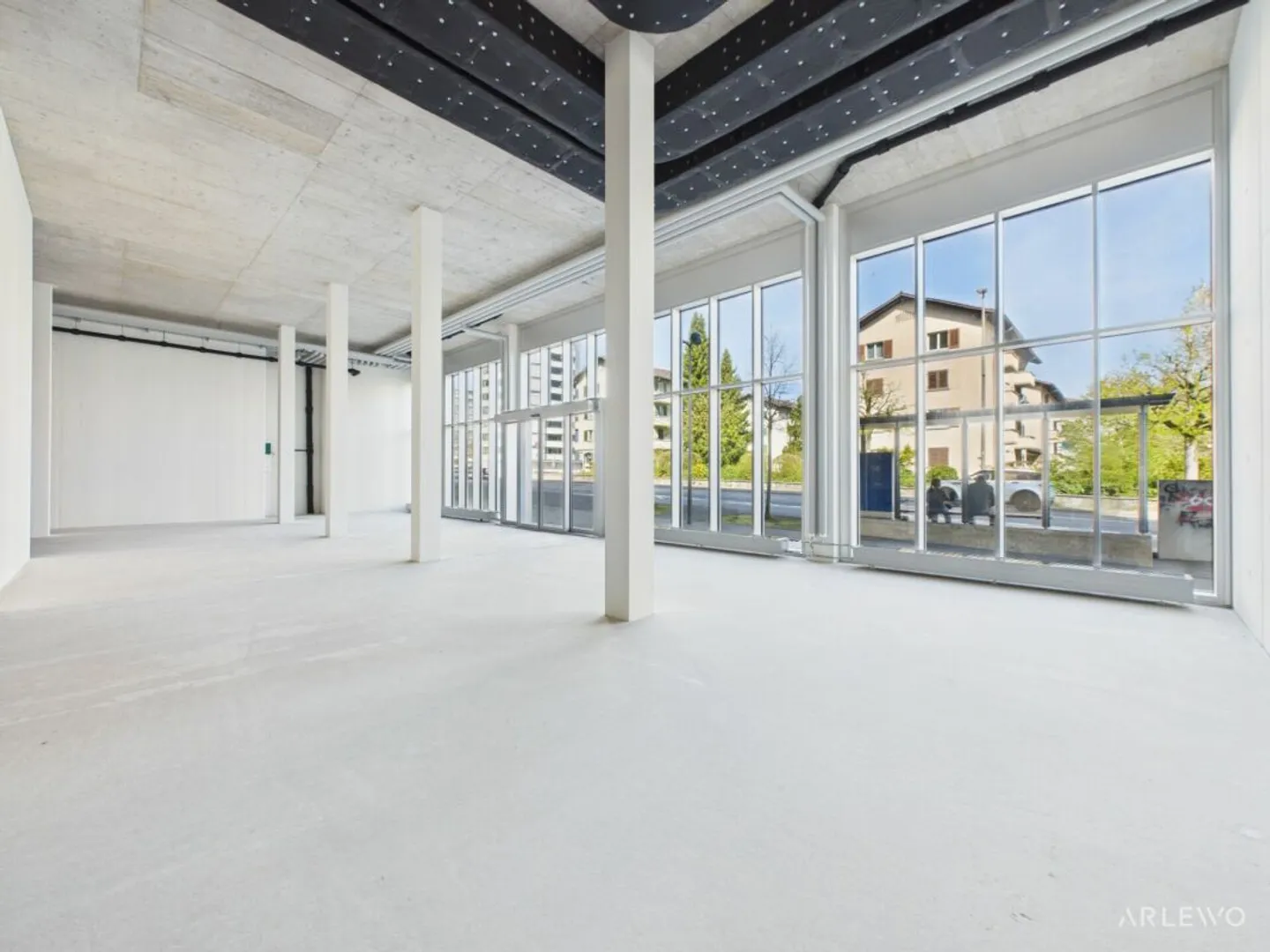 Visibilité parfaite : espace commercial dans un emplacement fréquenté à Lucerne-Littau - Photo 4 sur 10