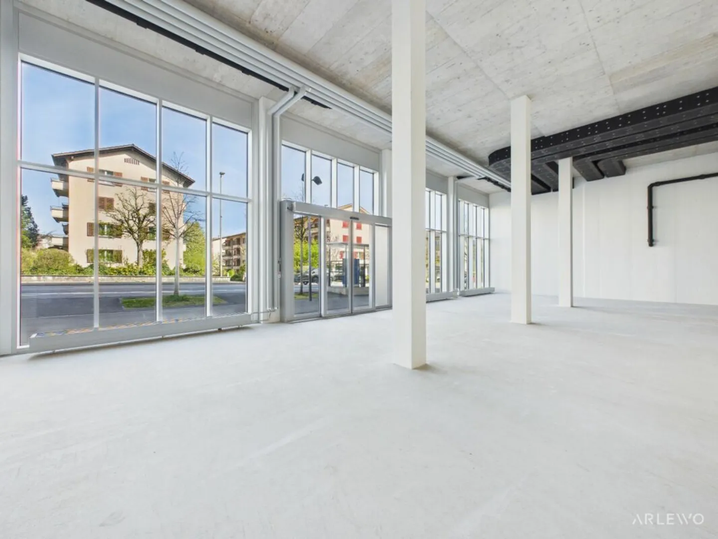 Visibilité parfaite : espace commercial dans un emplacement fréquenté à Lucerne-Littau - Photo 1 sur 10