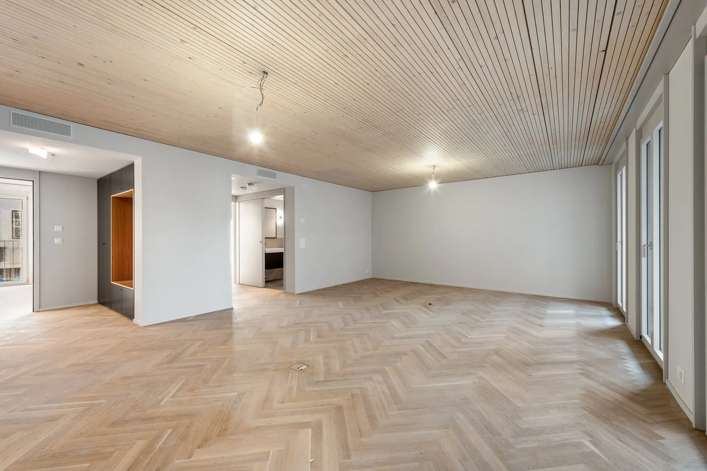 Old Town Flair & New Building Comfort: Your New Practice Rooms - Photo 3 of 8