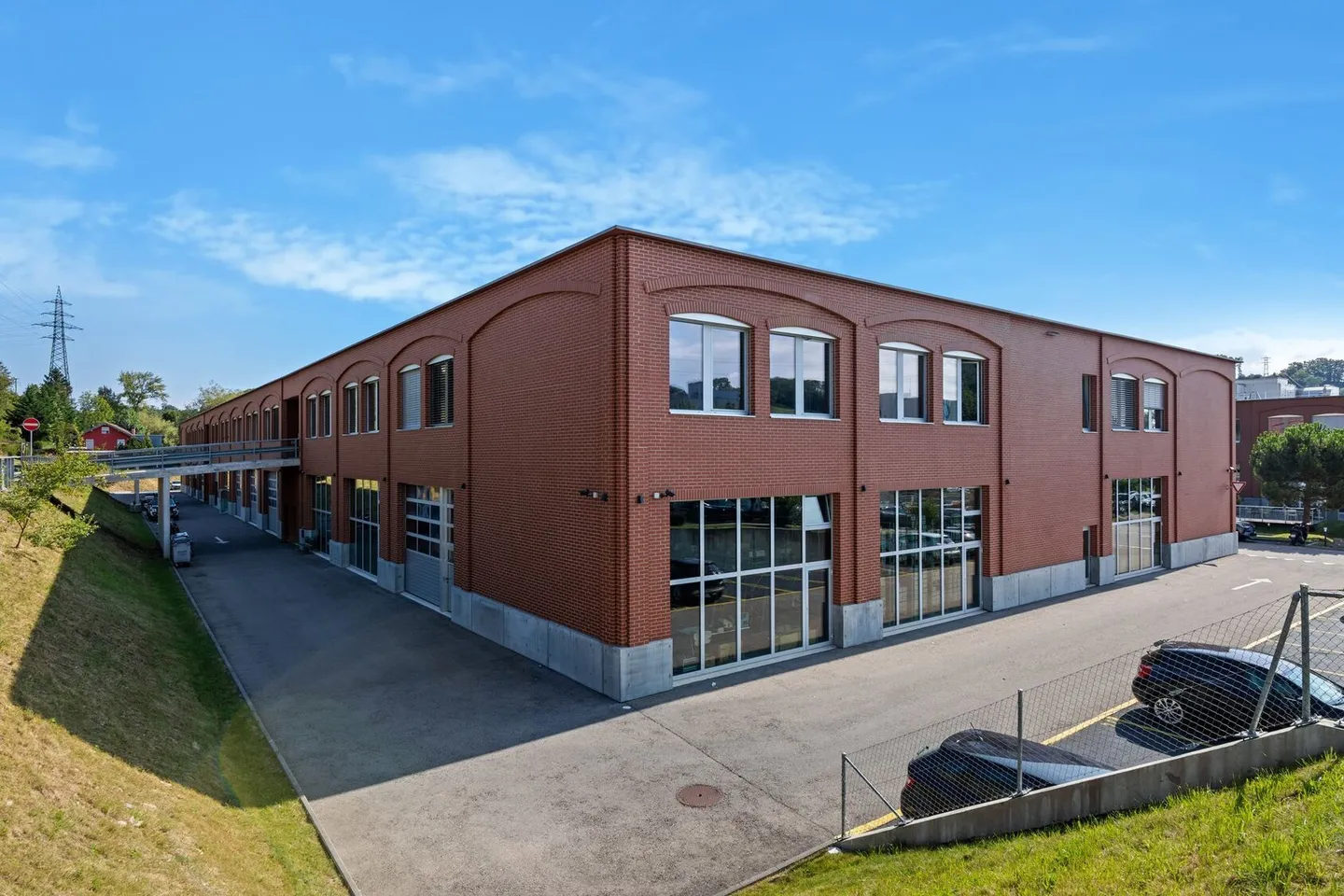 Atelier / Entrepôt 230m2 à Puidoux - Proche de l'autoroute - Photo 1 sur 7