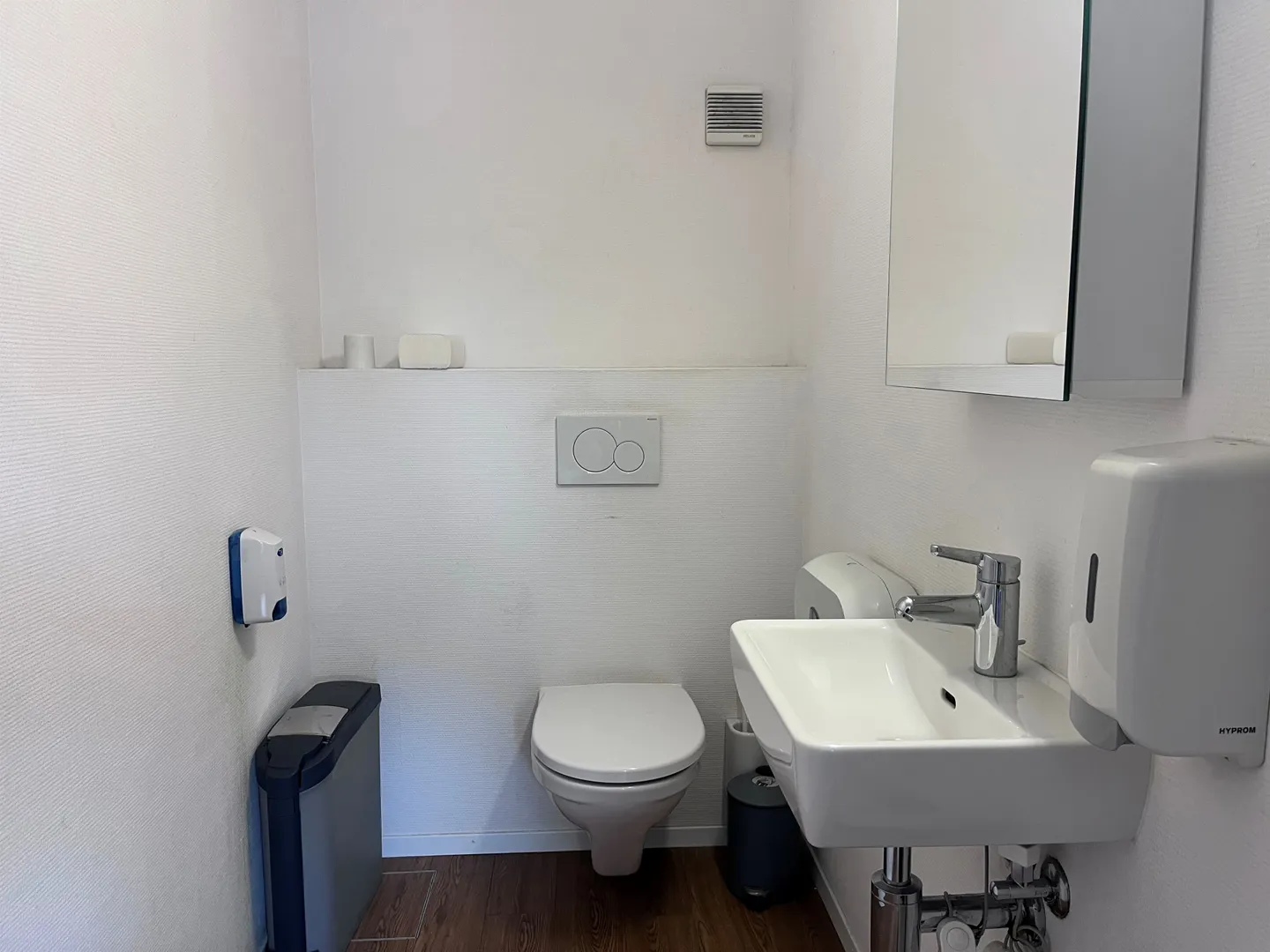 Are you looking for a workspace near Nyon train station? - Photo 3 of 6