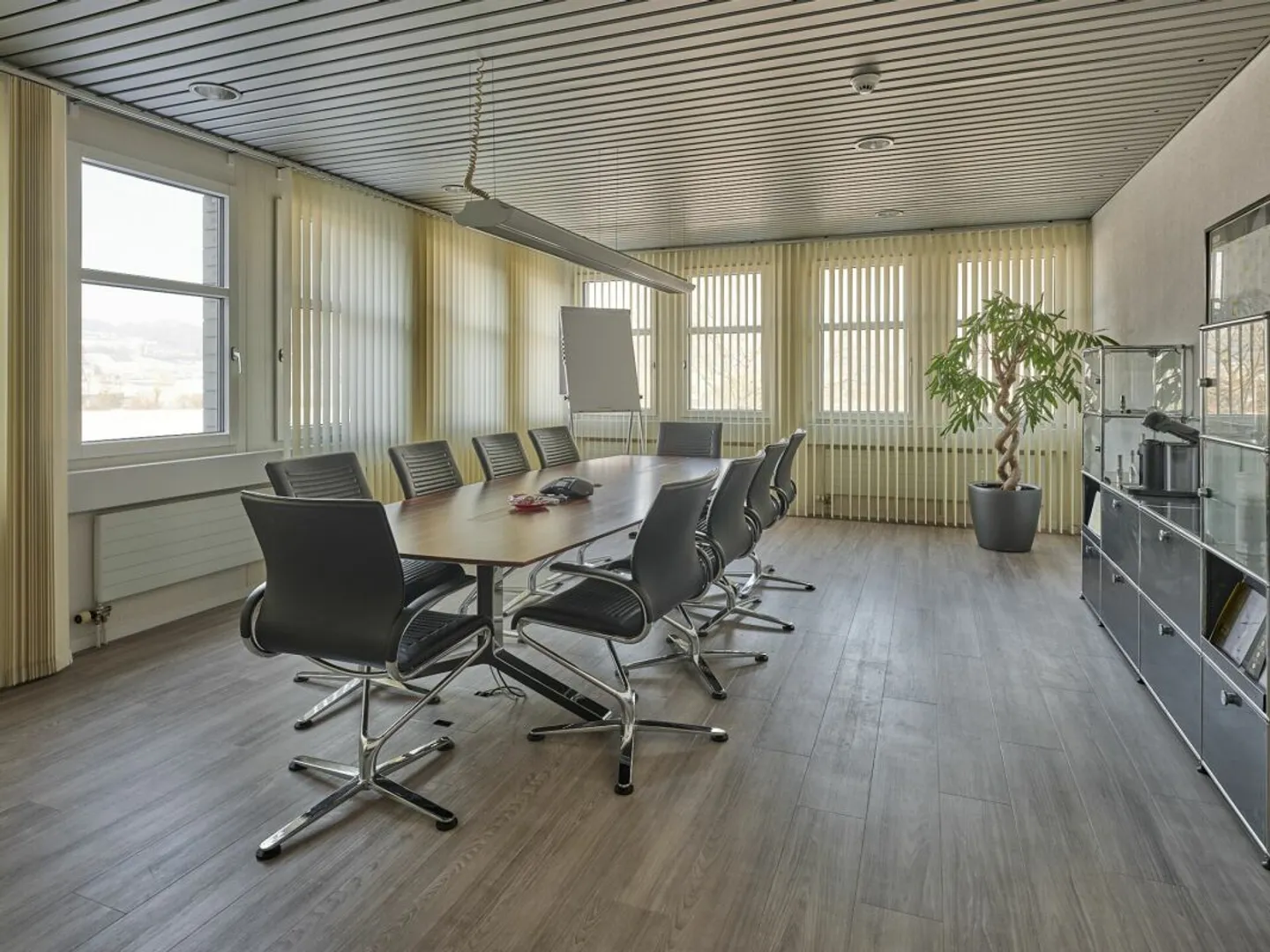 Commercial and storage space! Your new business location! - Photo 11 of 13