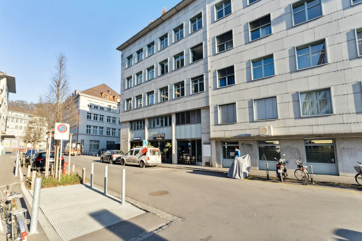 Spazi per uffici moderni in posizione centrale direttamente alla stazione di Thun - Foto 2 di 3