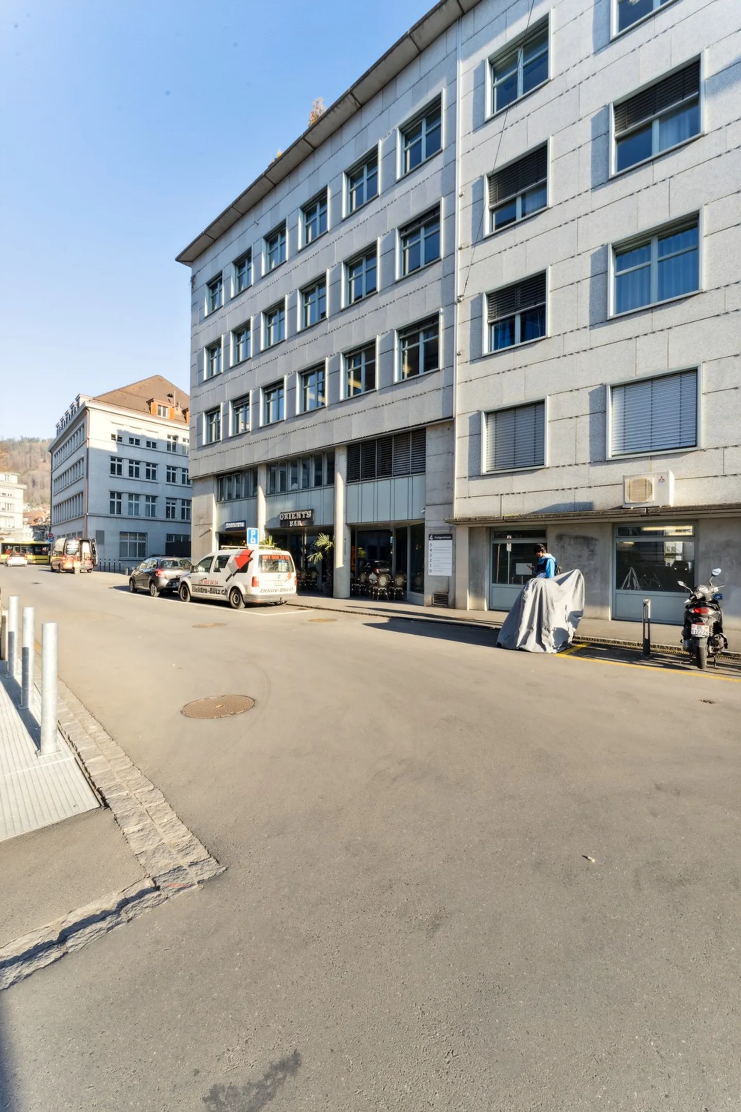 Spazi per uffici moderni in posizione centrale direttamente alla stazione di Thun - Foto 3 di 3