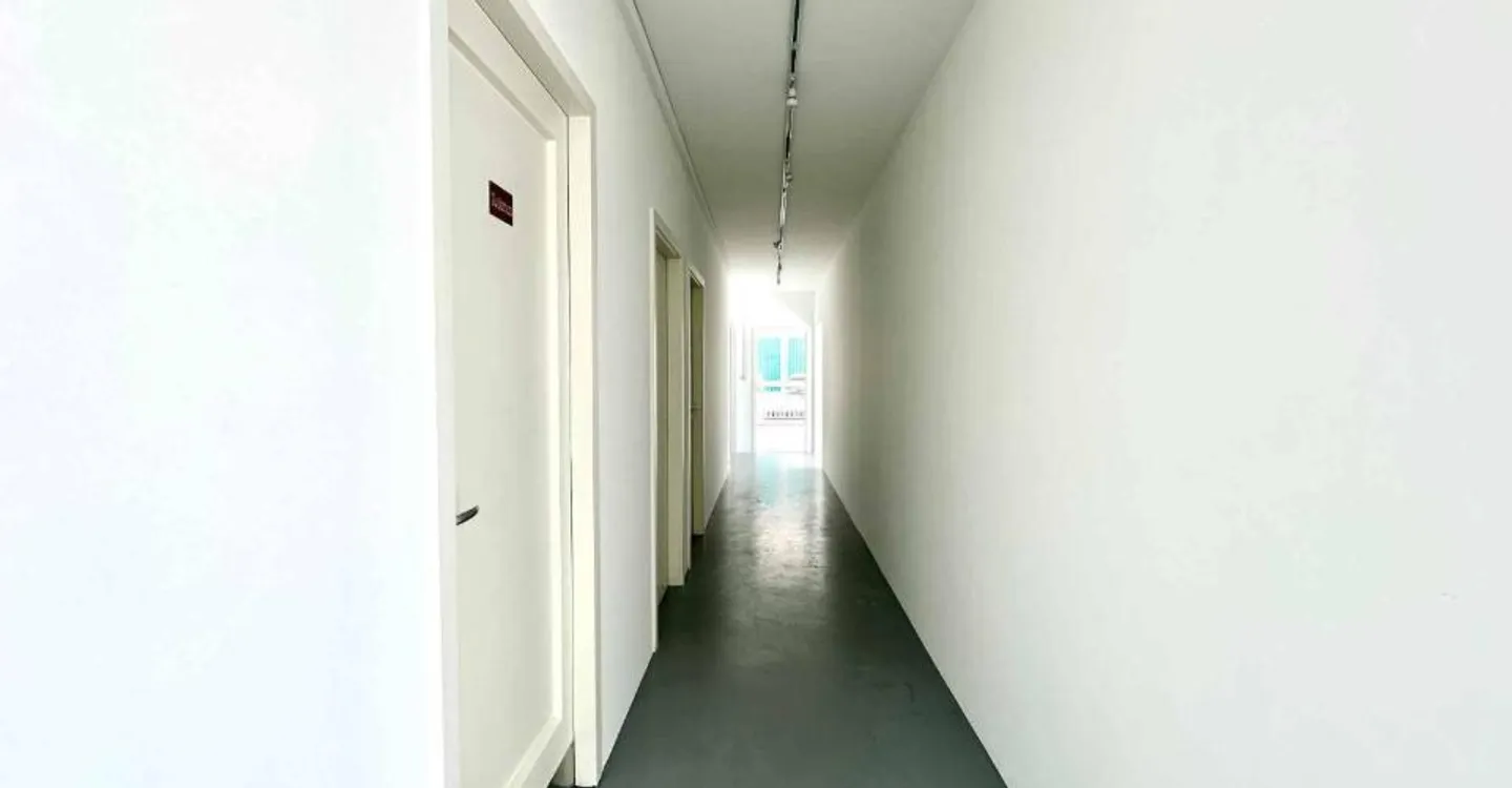 Office 5 rooms - Photo 11 of 13