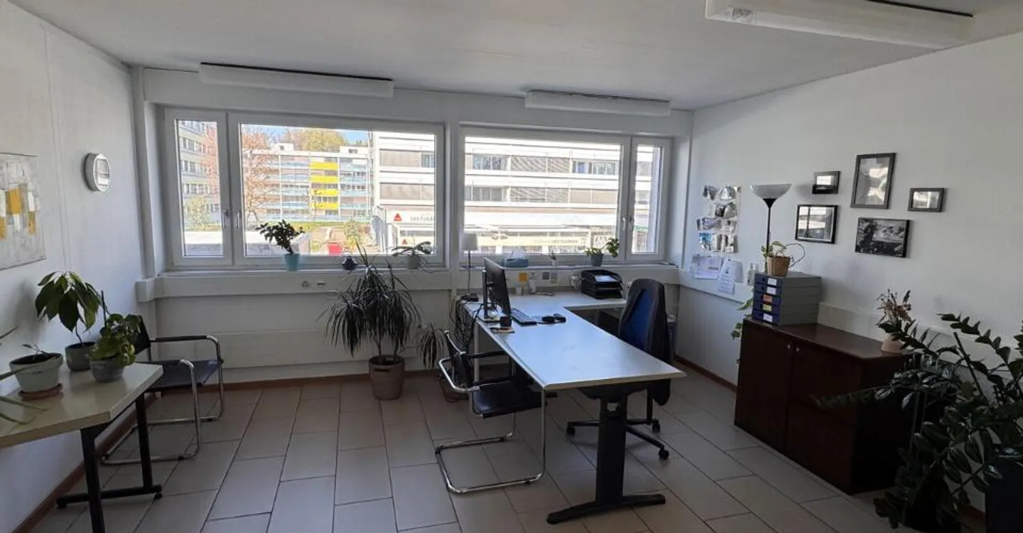 Office - Photo 6 of 9