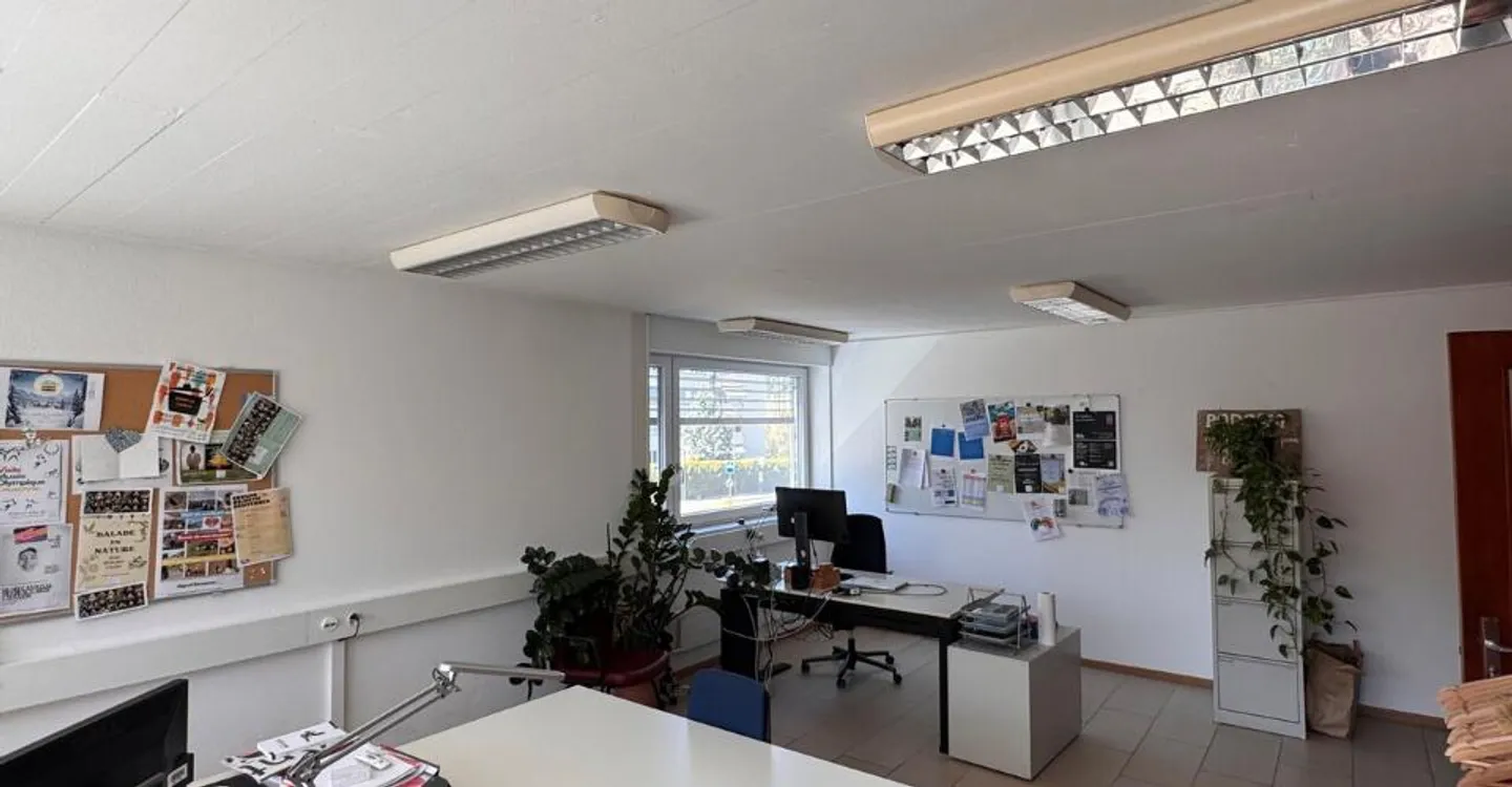 Office - Photo 4 of 9