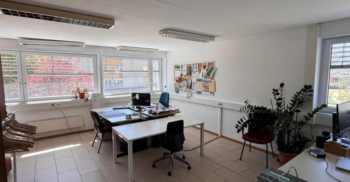Office - Photo 3 of 9