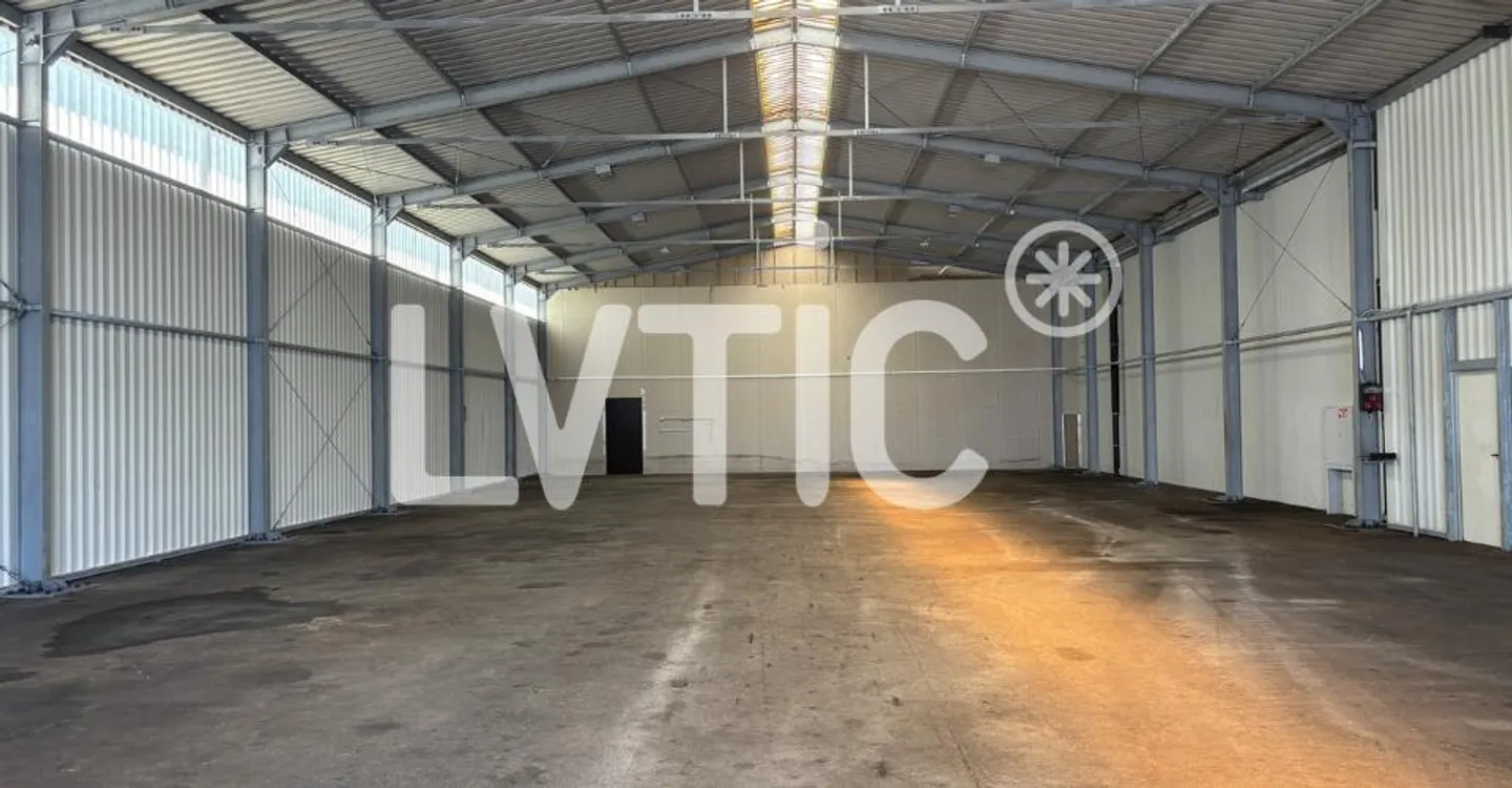 Warehouse - Photo 5 of 6