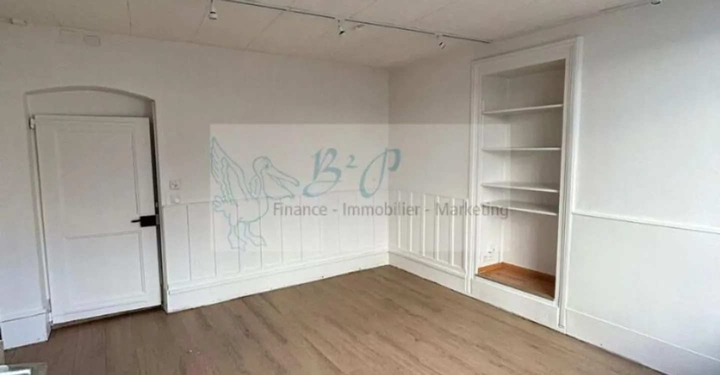 Industrial 1 room - Photo 2 of 7