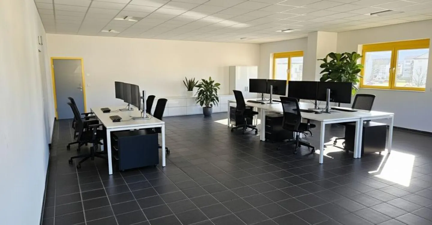 Office - Photo 4 of 8