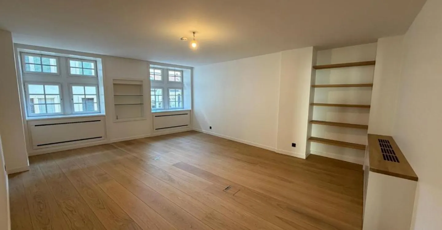 Bureau de Luxe au Coeur de la Vieille-Ville - Photo 4 sur 11