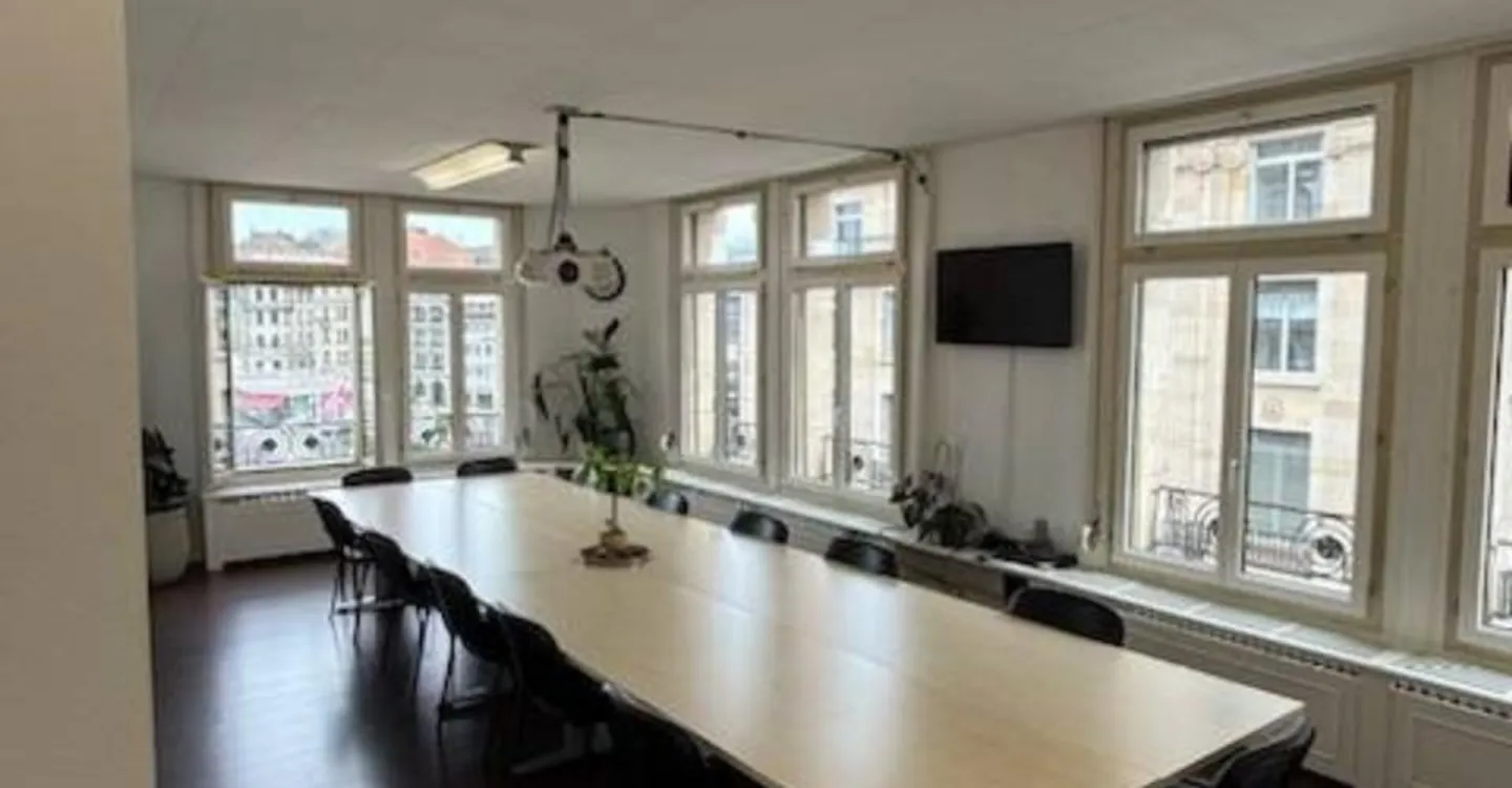 Bureau Prestigieux à Lausanne - Photo 2 sur 5