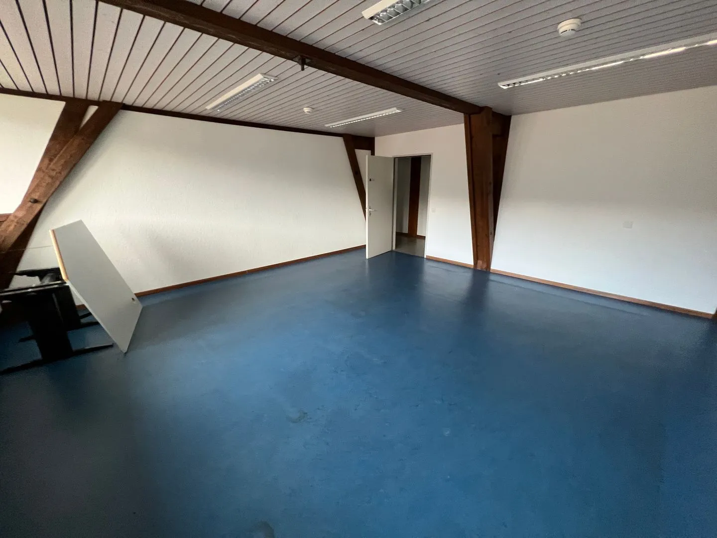 Espaces commerciaux, de stockage et de bureau abordables à louer à partir de 10m2 - Photo 6 sur 9