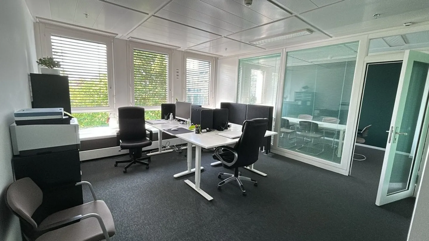 Office Space 60 m2 - 3rd Floor - Photo 3 of 4