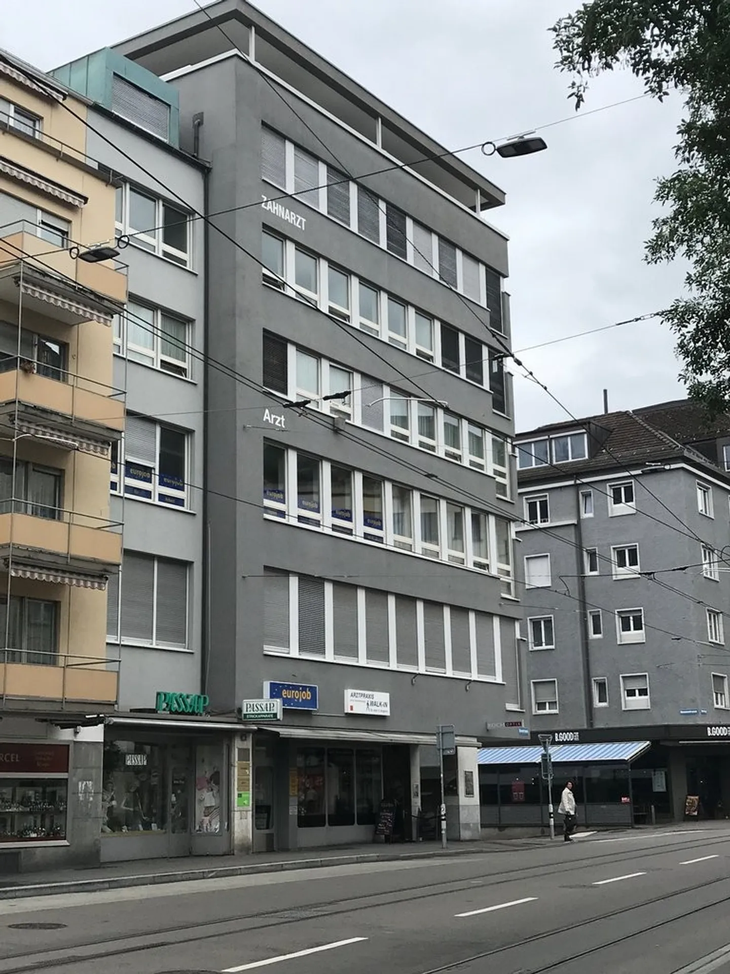 Bureau/Atelier directement à la gare d'Oerlikon - Photo 1 sur 4