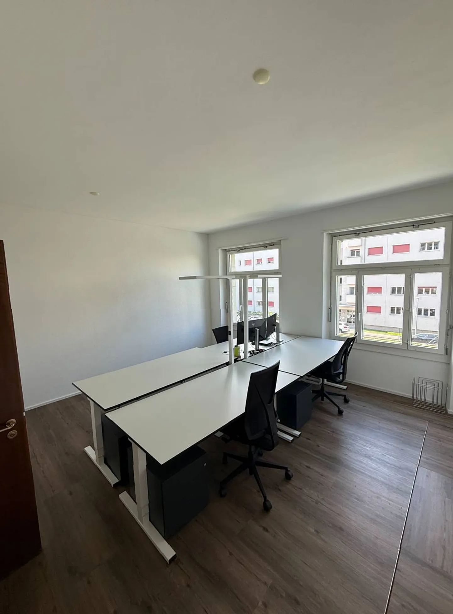 Spacious Office in City Center - Photo 4 of 7