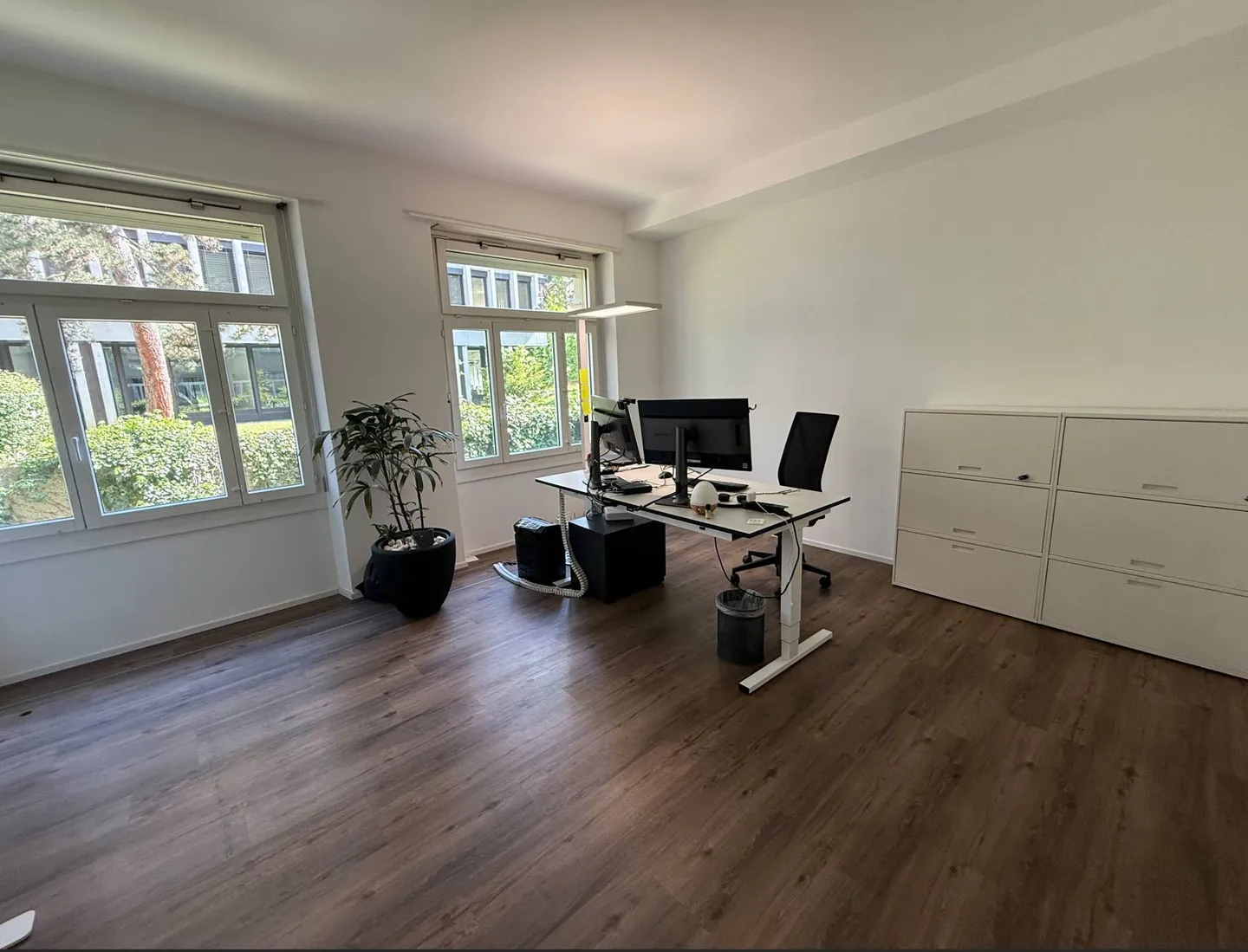 Spacious Office in City Center - Photo 1 of 7