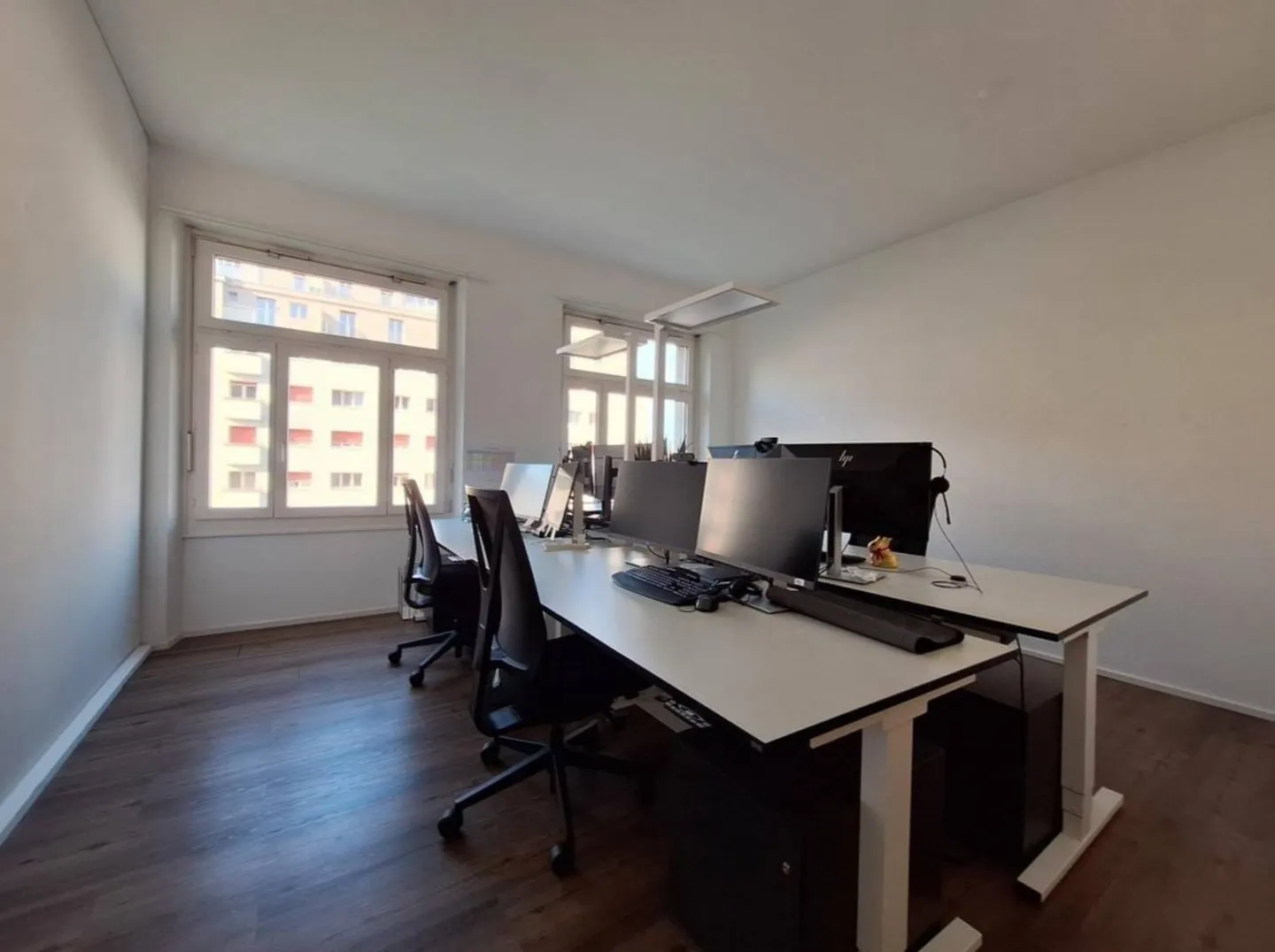 Spacious Office in City Center - Photo 3 of 7