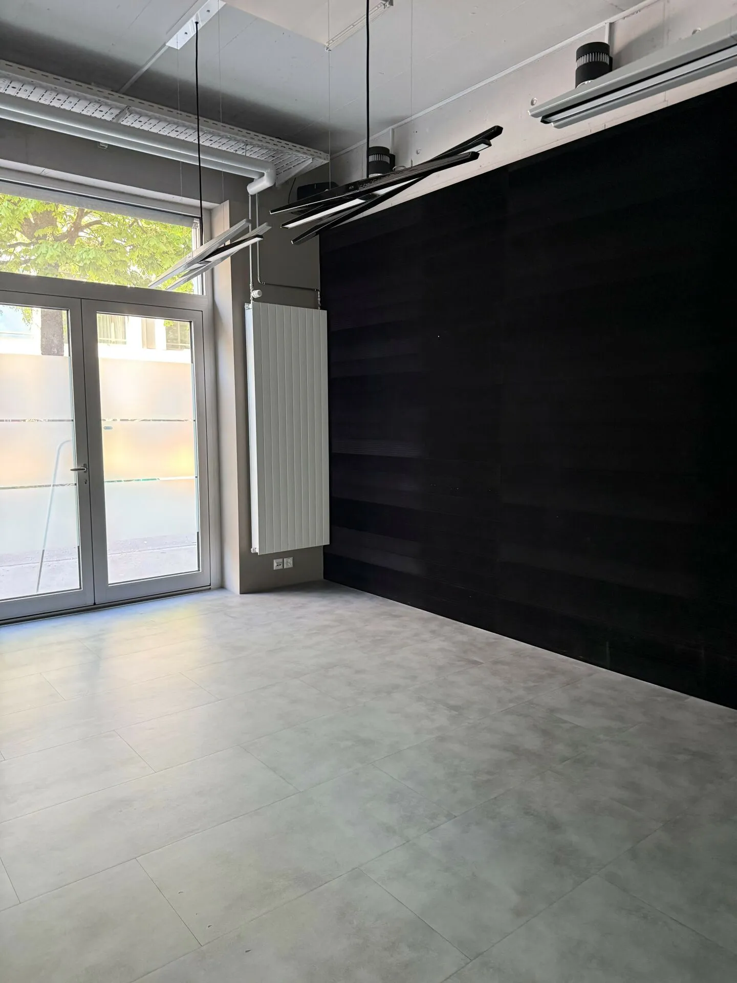 Attractive office or service space - main traffic axis (good location/visibility) - Photo 7 of 13