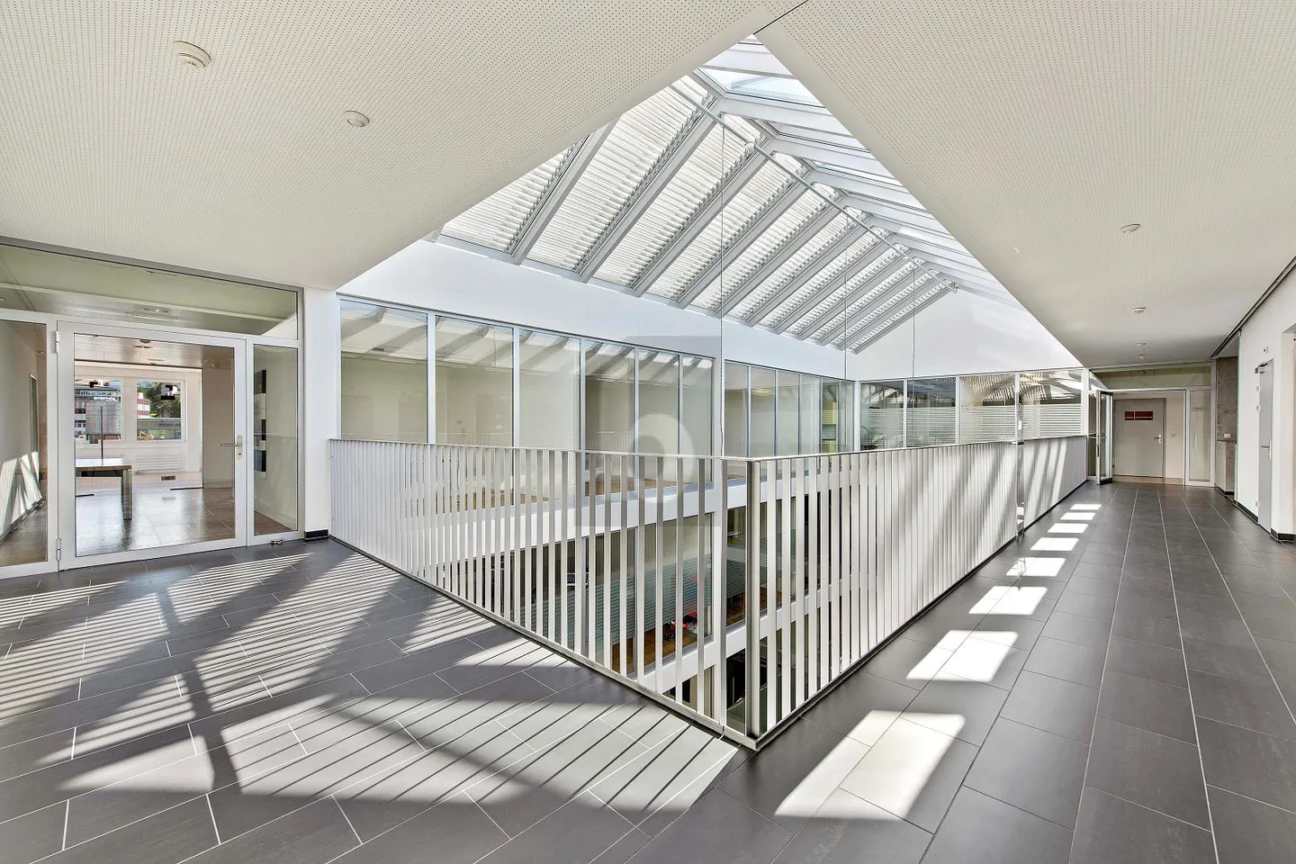 GRANDE HALL DI PRODUZIONE IDEALE PER LA TUA AZIENDA - Foto 4 di 5