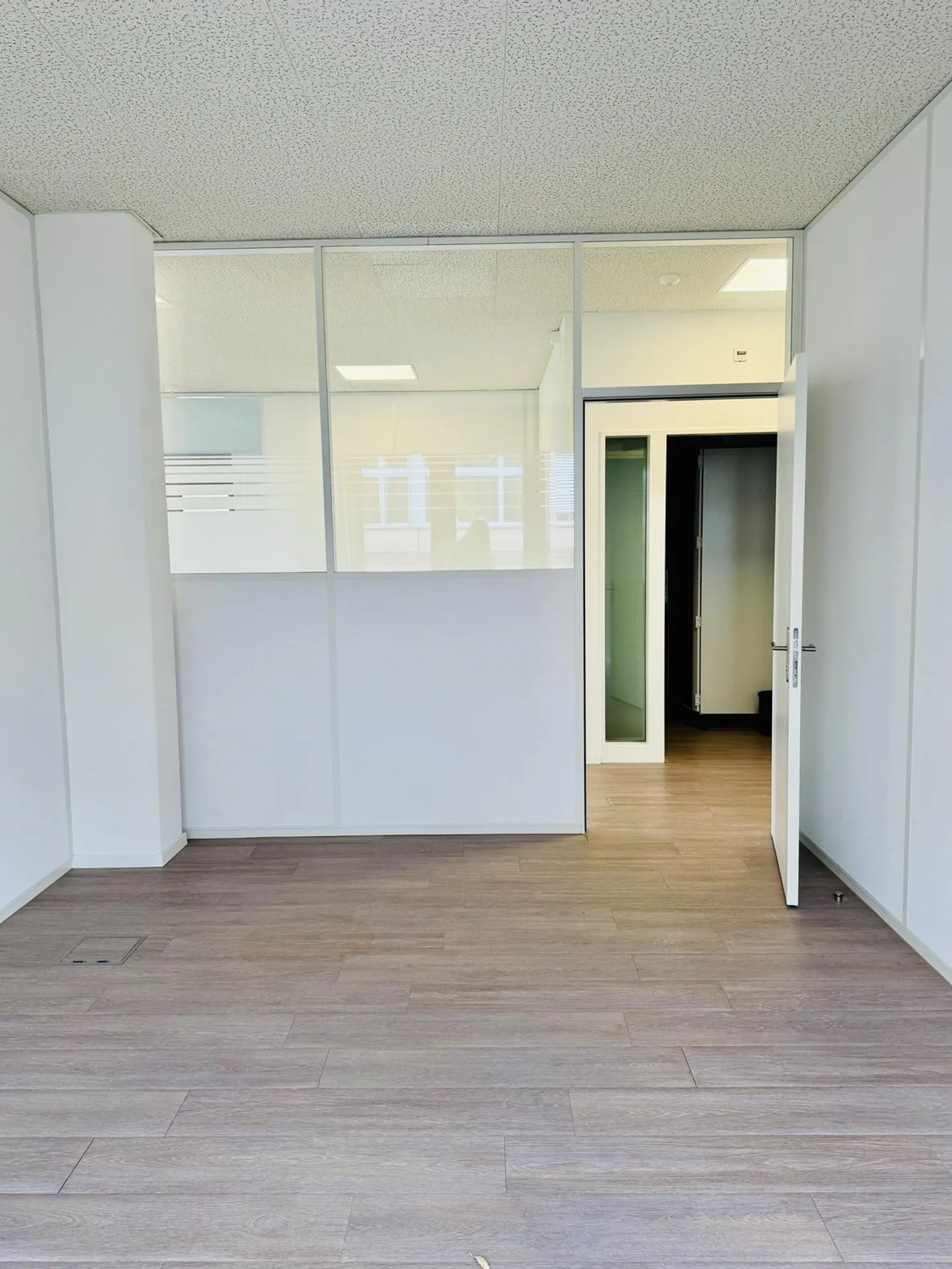 Thalwil comme lieu de succès Votre nouvel espace de bureau ou de pratique est prêt - Photo 7 sur 10