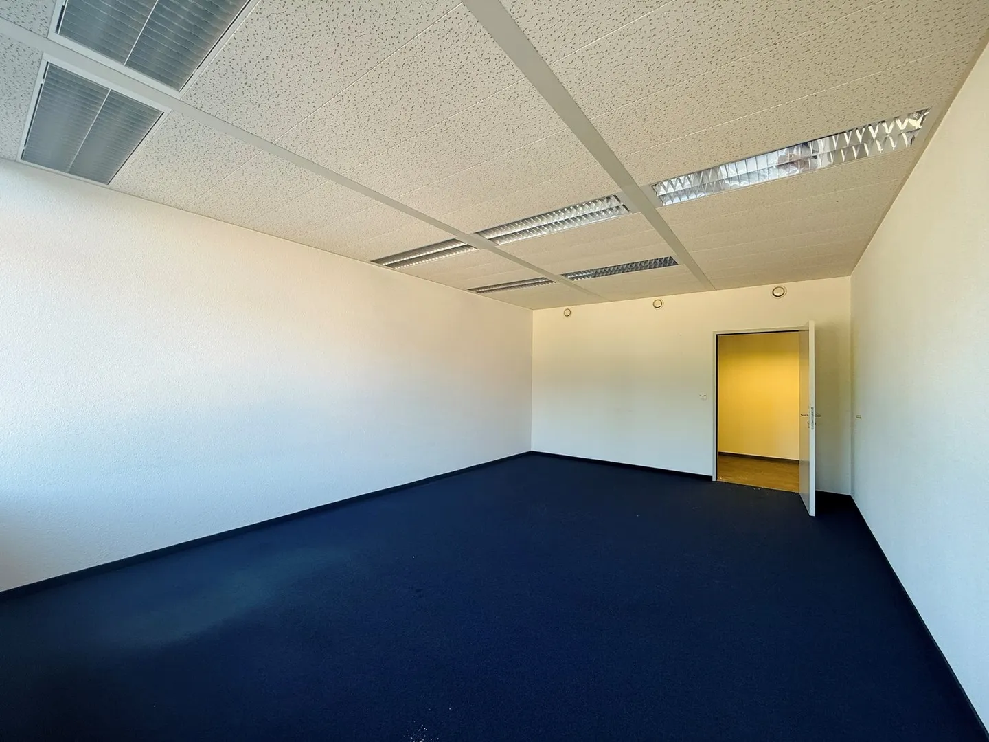Well-located storage space in Zurich-Altstetten! Limited until 31.12.2028 - Photo 6 of 12