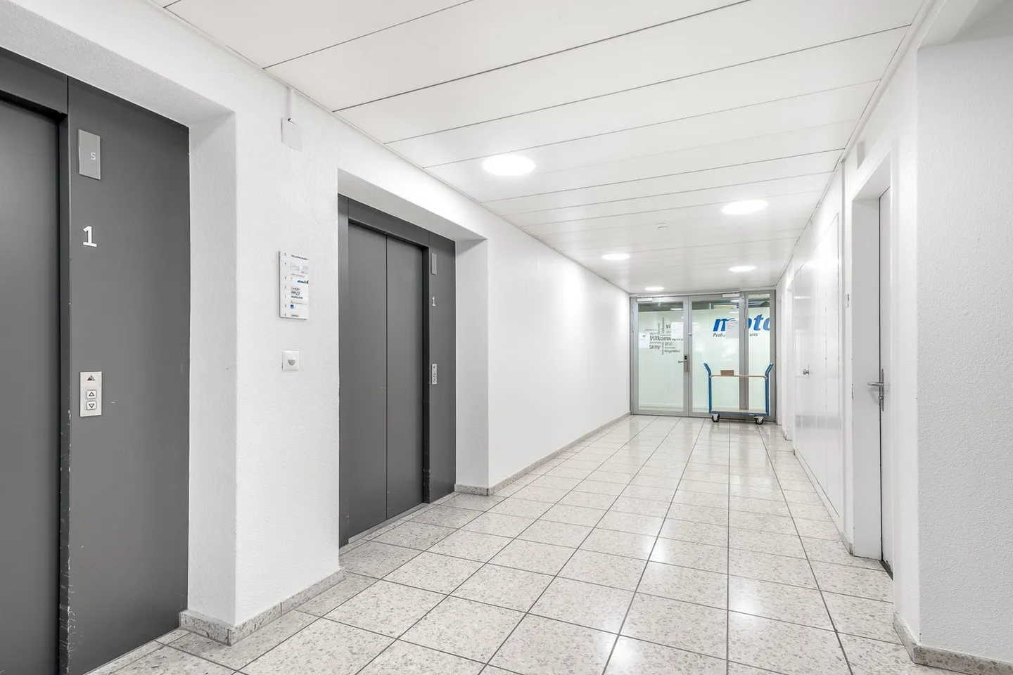 Espace commercial avec potentiel : adaptable de manière flexible, bien développé, prêt pour votre concept - Photo 4 sur 13