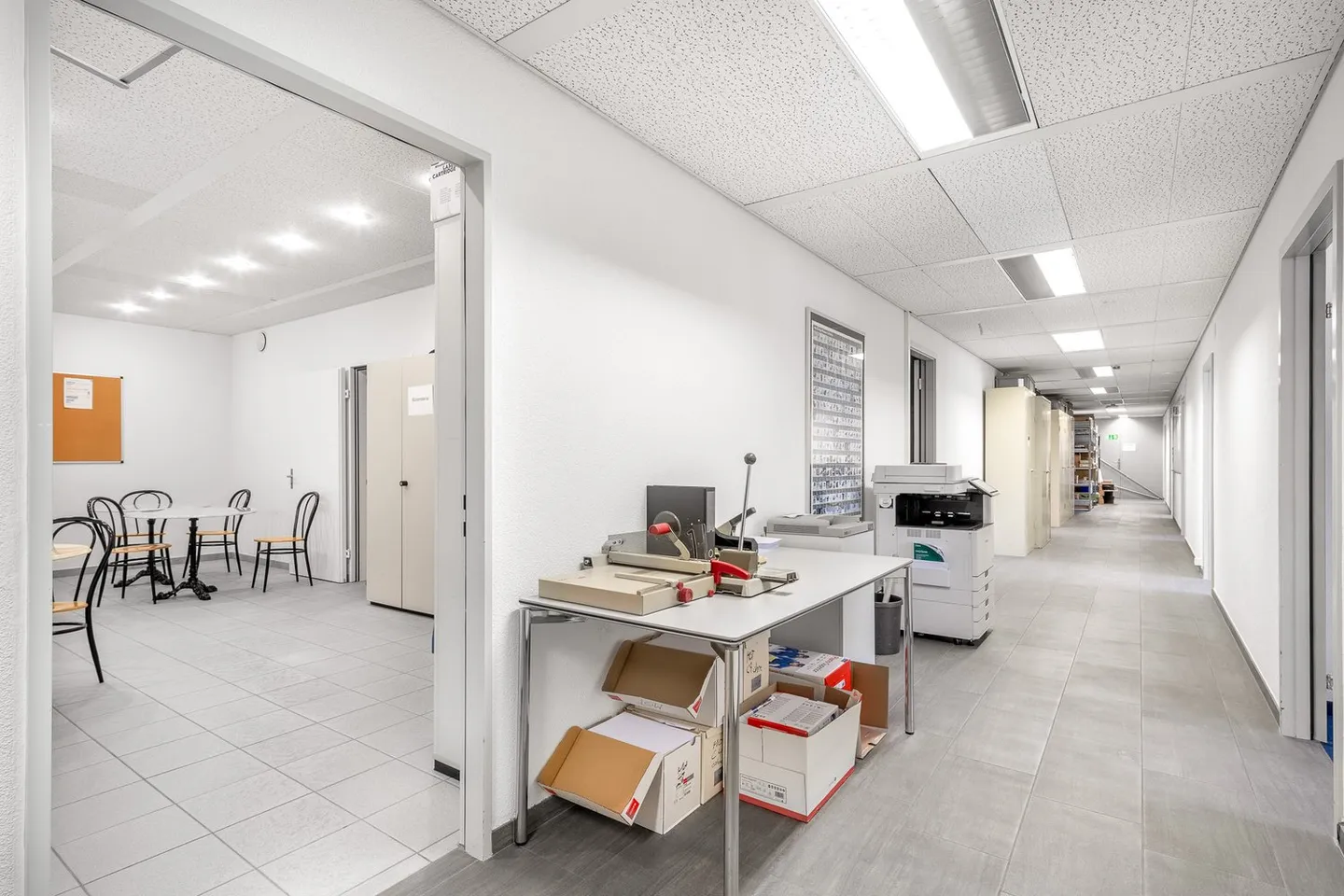 Espace commercial avec potentiel : adaptable de manière flexible, bien développé, prêt pour votre concept - Photo 7 sur 13