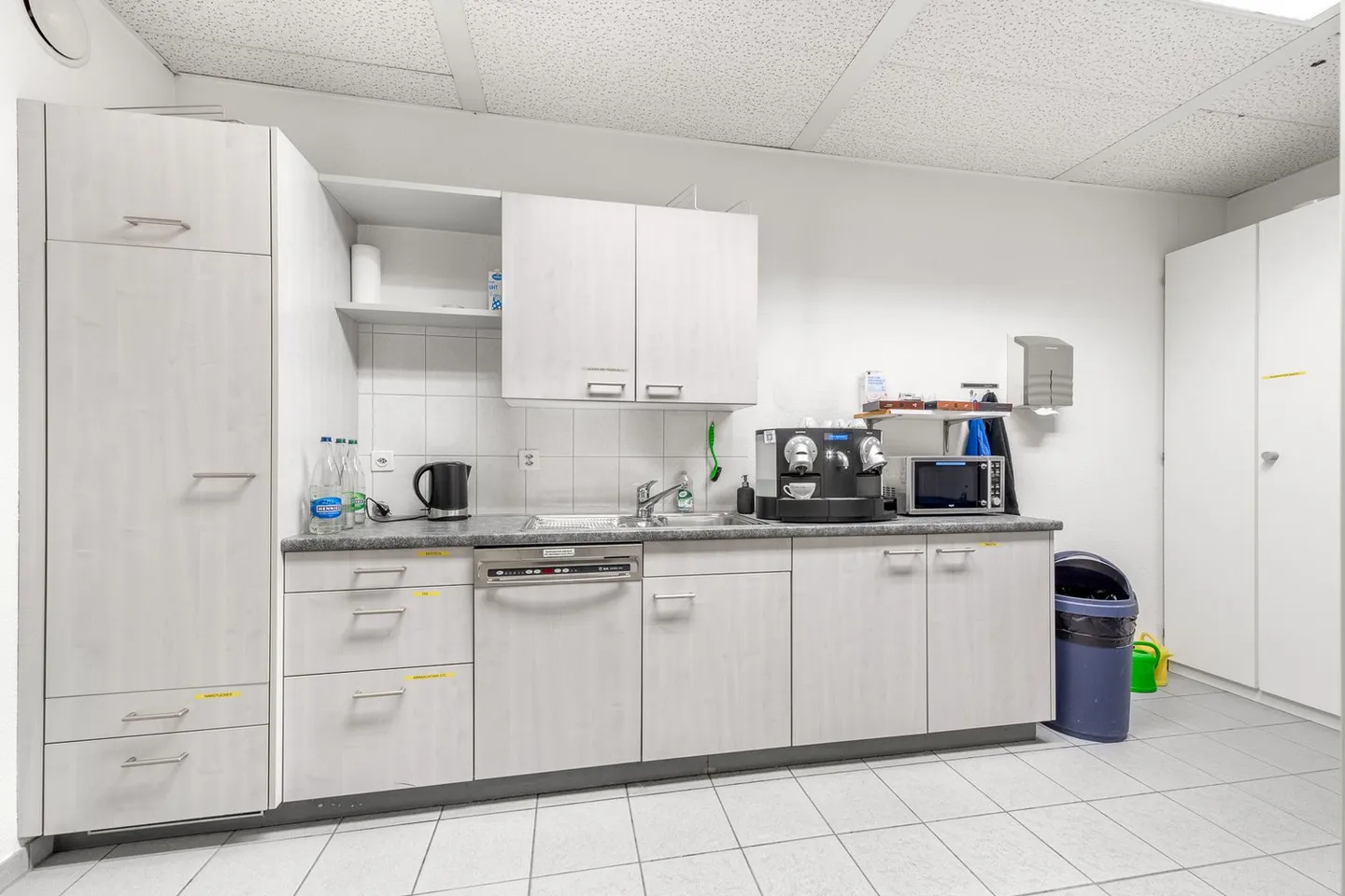Espace commercial avec potentiel : adaptable de manière flexible, bien développé, prêt pour votre concept - Photo 11 sur 13