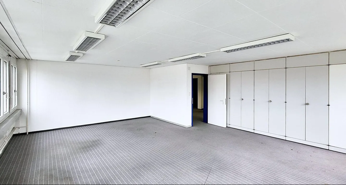 Espaces de bureau fonctionnels - divisions existantes ! - Photo 6 sur 11