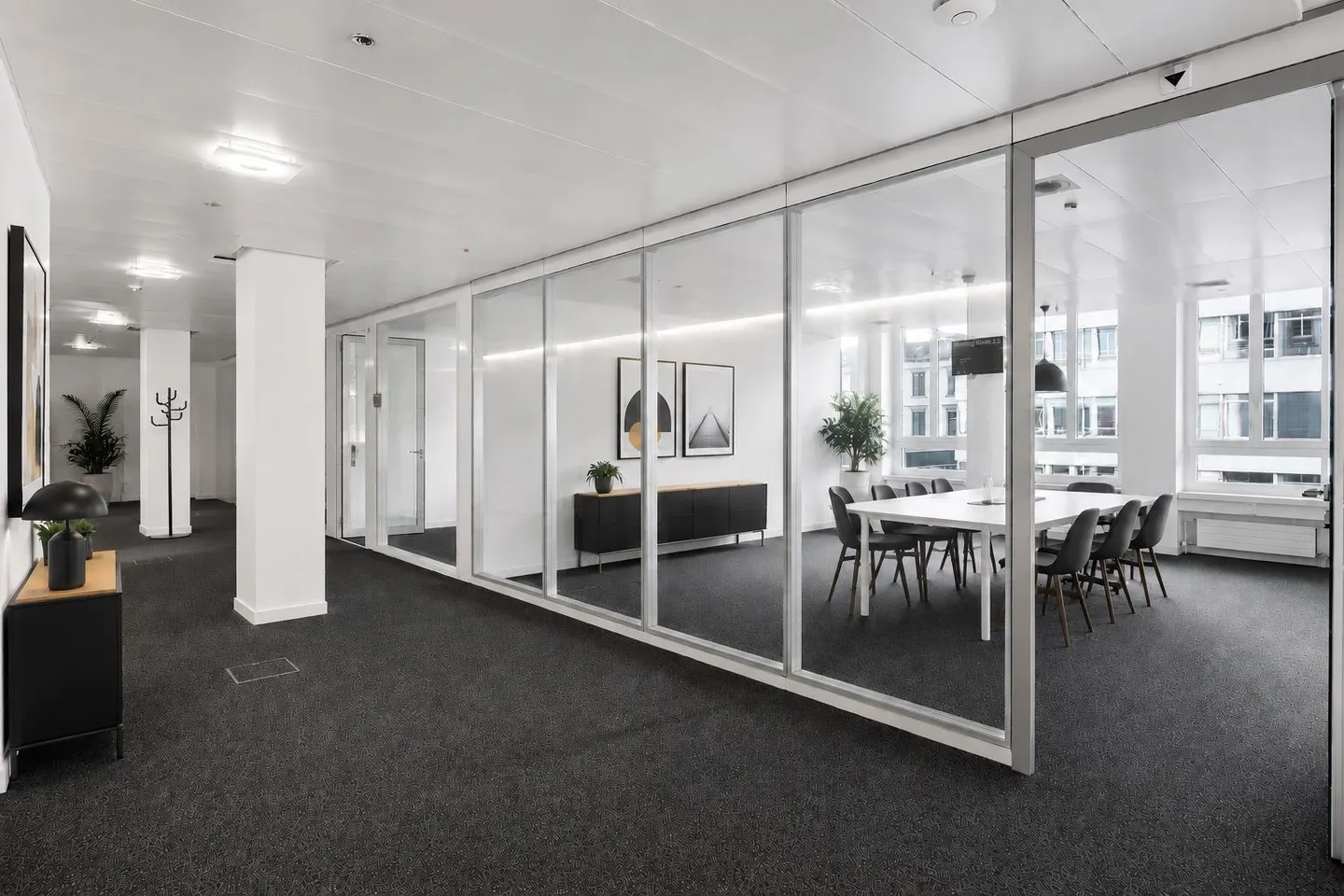 Plug & Play - Spazio ufficio incluso arredamento nel CBD - Foto 2 di 7