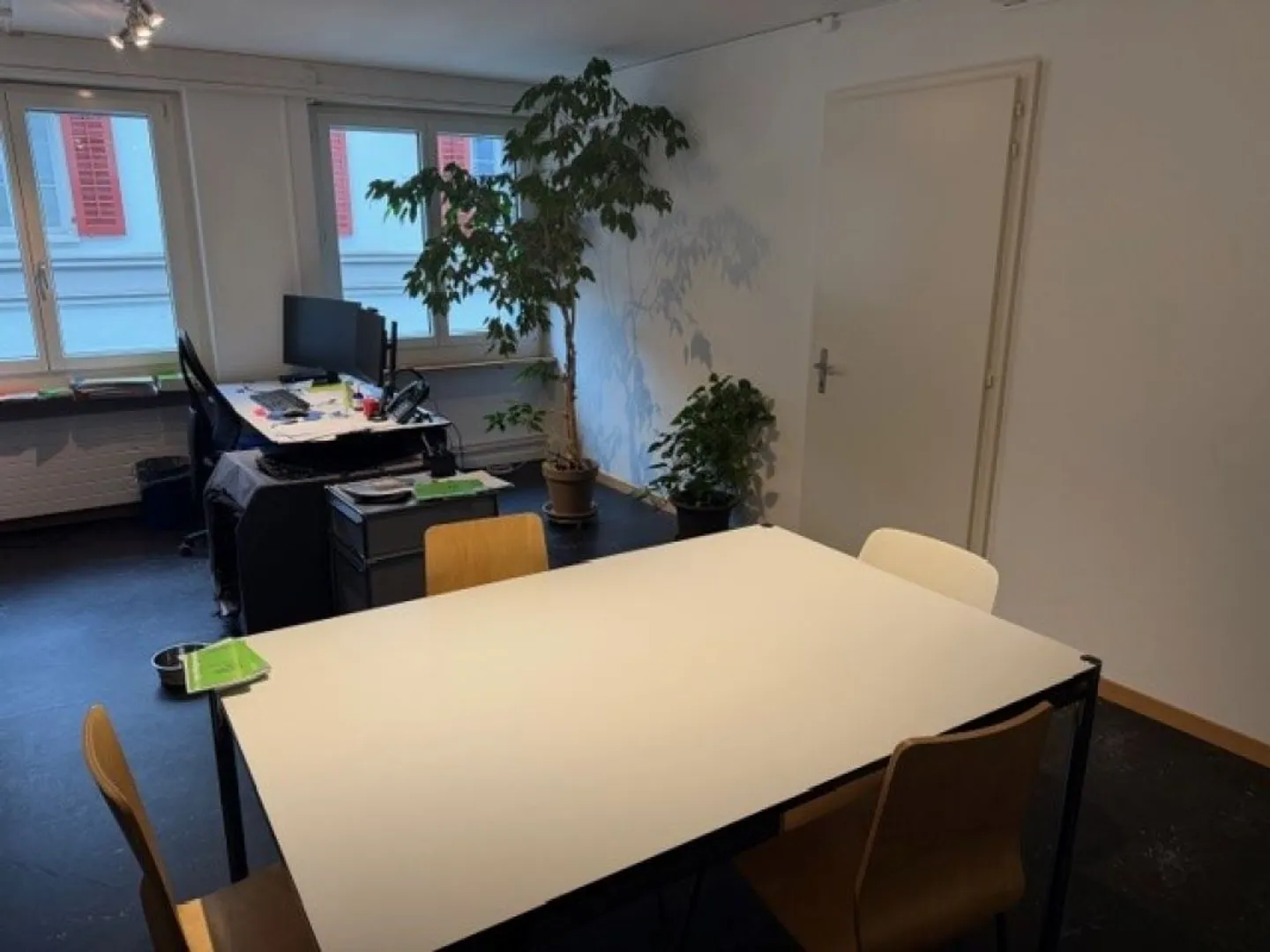Espace de travail avec charme de la vieille ville - Photo 4 sur 6