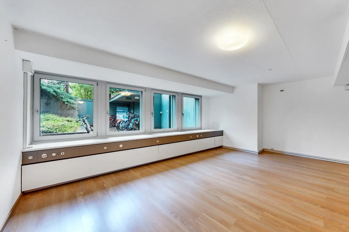 Office Space in Prime Location - Photo 3 of 10