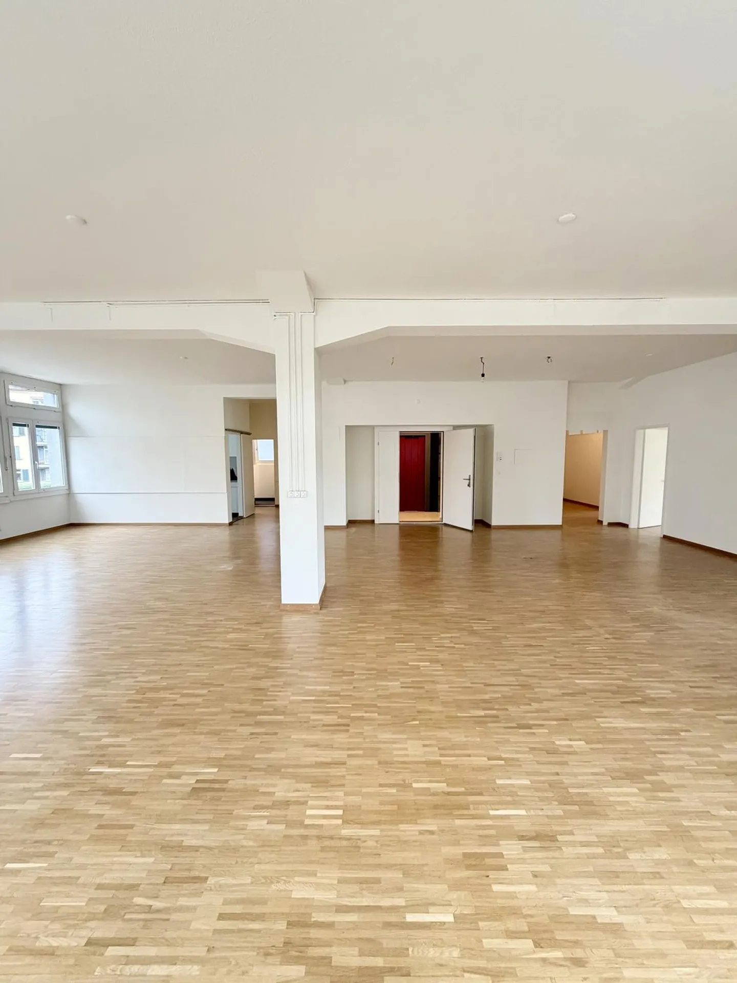 Votre nouveau bureau directement à la gare d'Oerlikon - Photo 11 sur 12
