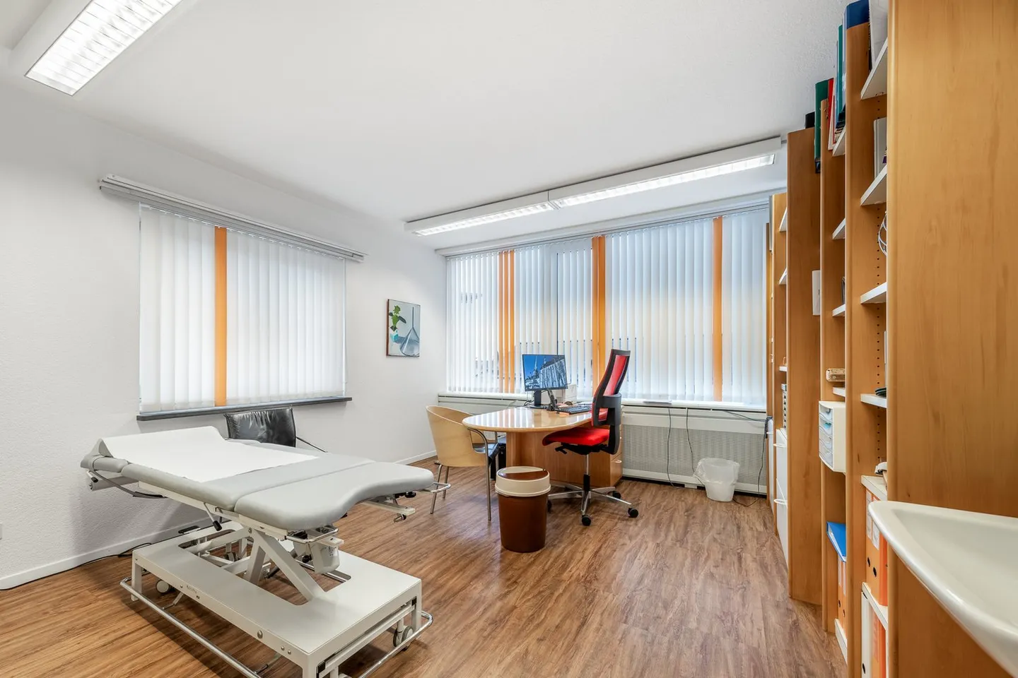 The ideal location for your practice - 3 months rent-free - Photo 3 of 6