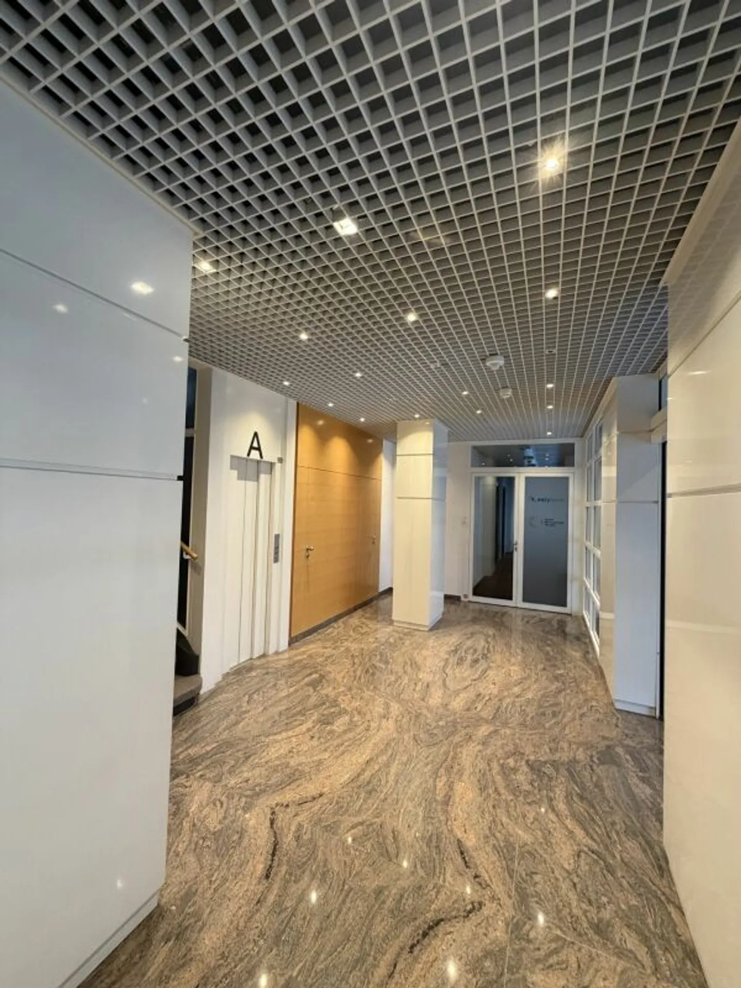 High-end offices of 202m² in the heart of Lausanne! - Photo 8 of 10